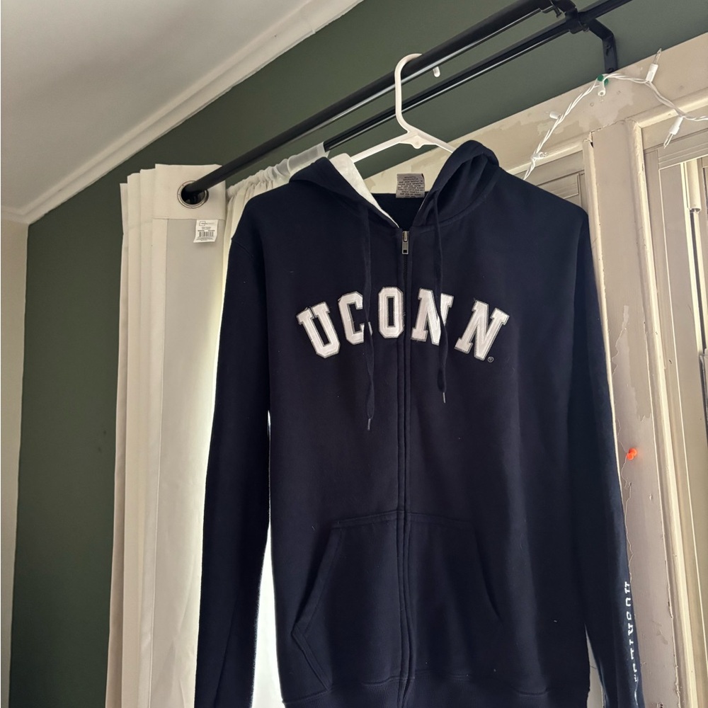 uconn zip up hoodie